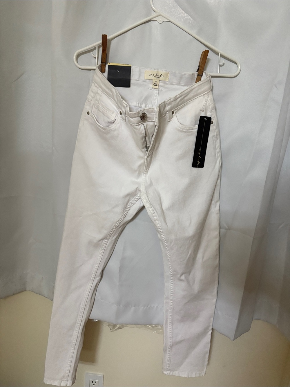 Sag Harbor Women's Skinny Jeans in White